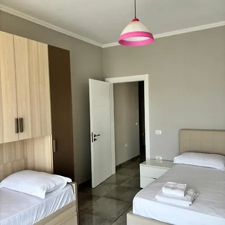 Emma's Plazhi San Pietro